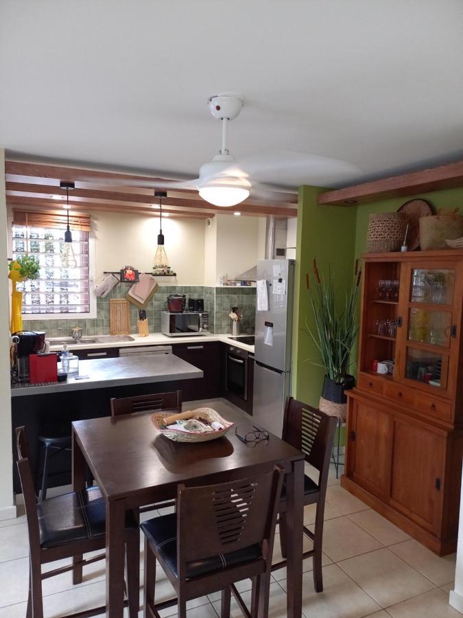 Bel Appartement Avec Terrasse Proche Des Plages Saint-Gilles-les Bains Dış mekan fotoğraf